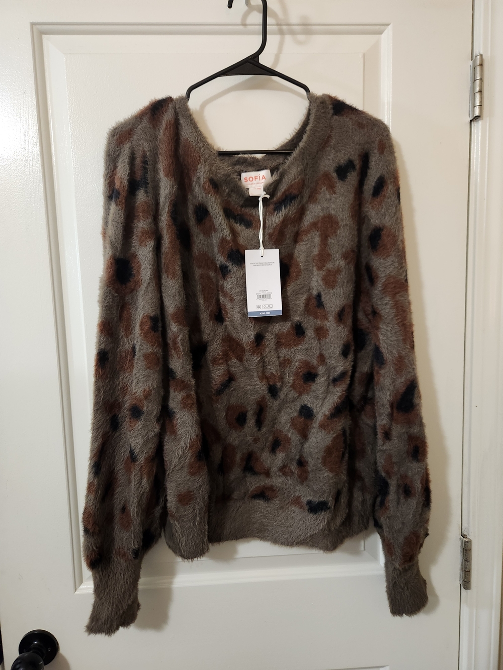 Women's Off Shoulder Leopard Print Fuzzy Sweater - XXXL (22)